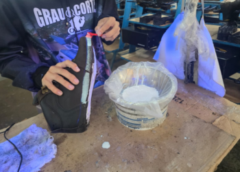 Máquinas motorizadas, solventes e peso excessivo: adolescentes afastados de fábricas de Franca eram expostos a riscos, diz MTE