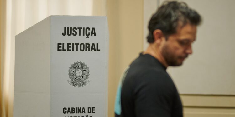 Um em cada cinco eleitores em Ribeirão Preto tem título cancelado ou suspenso, segundo TRE