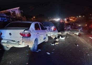 Engavetamento entre 8 veículos deixa um ferido na Rodovia Anhanguera em Ribeirão Preto, SP